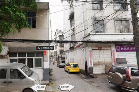 奥韵花园东区，多层套二带阁楼有附房，南北通透，小区环境好